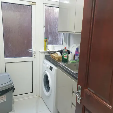 Homestay Burney Tomar House Croydon