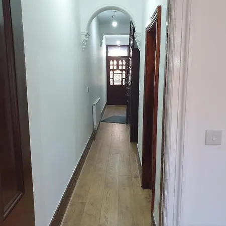 Homestay Burney Tomar House *