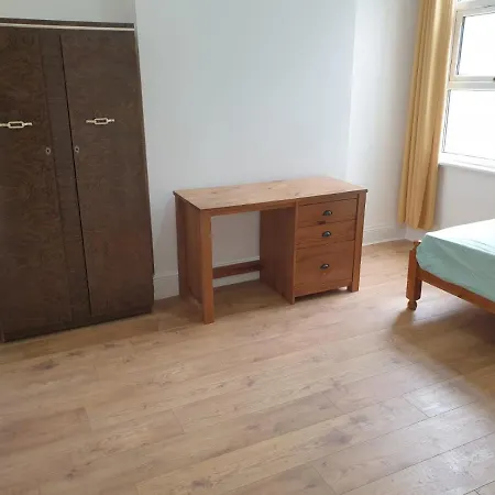 Burney Tomar House Homestay Croydon