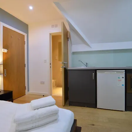 St House Serviced By Concept *