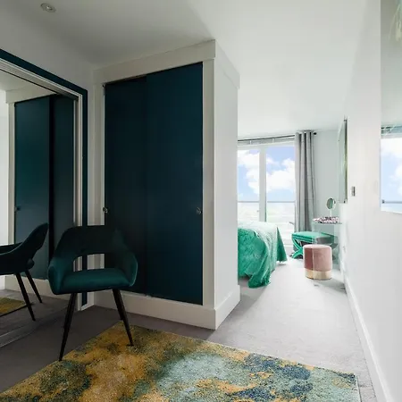 Thames View In Town! Large Luxxe Nomad Design Family * Londres