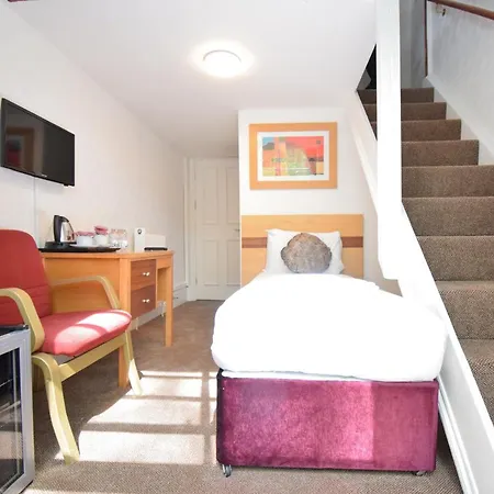 Pembridge Palace Hotel