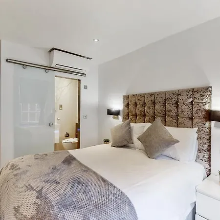 Bryanston Apartment