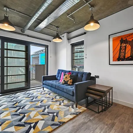Modern And Chic At Ferrum Near Wembley Park Londres
