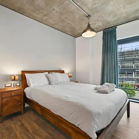 Modern And Chic At Ferrum Near Wembley Park Londres
