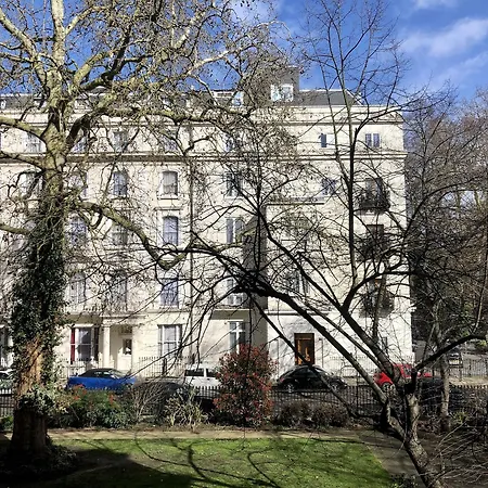 Mitre House Szálloda