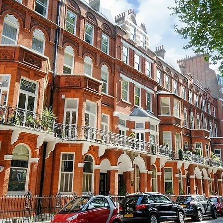 Barkston Earls Court *