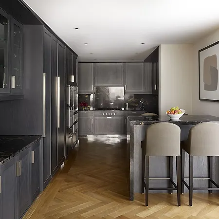 Four Seasons At Tower Bridge Hotel