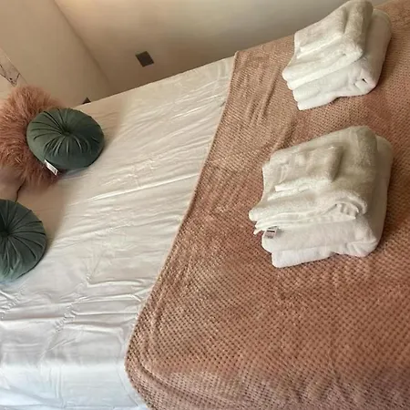 Apartment Scott Ellis Gardens London