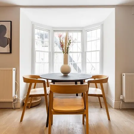 The Paddington Flat - Modern 2bdr With Patio * London
