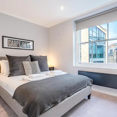 Modern & Chic One Bedroom In Fitzrovia By Sojo Apartamento