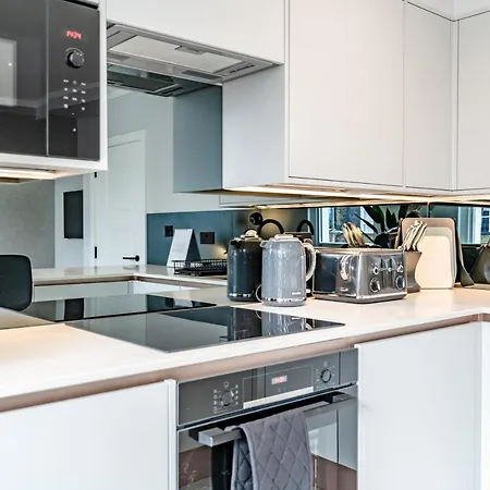 Modern & Chic One Bedroom In Fitzrovia By Sojo * Londres