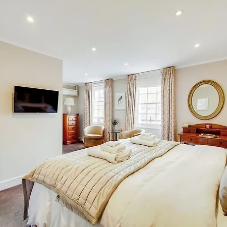 Knightsbridge Roof Garden Hotell 3*