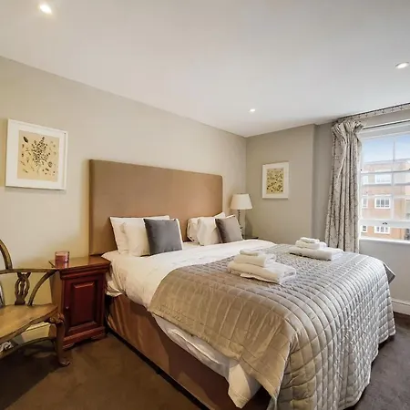 Knightsbridge Roof Garden Hotell 3*