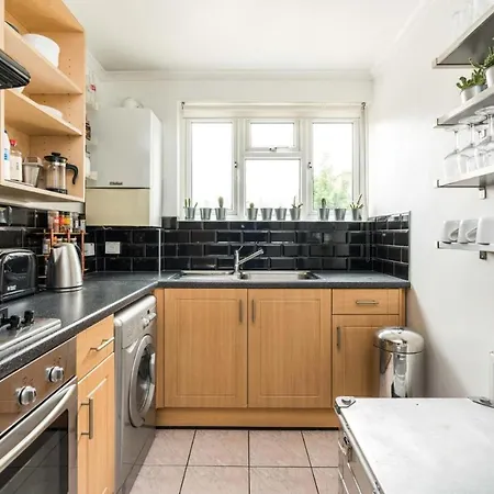 Super 1 Bed Flat Hoxton Zone 1