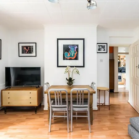 Super 1 Bed Flat Hoxton Zone 1 * London