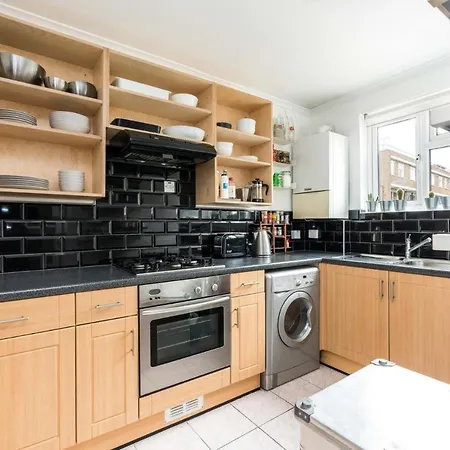 Super 1 Bed Flat Hoxton Zone 1 *