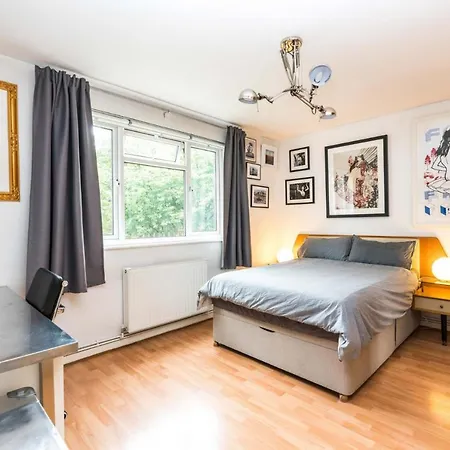 Super 1 Bed Flat Hoxton Zone 1 London