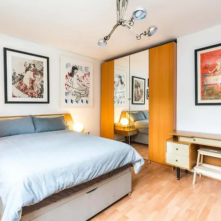 Super 1 Bed Flat Hoxton Zone 1 * London