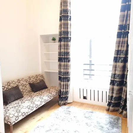 F8-mezzanine 1st Floor Flat Fits 3 Near Paddington Apartment