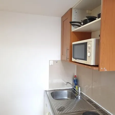Apartment F8-mezzanine 1st Floor Flat Fits 3 Near Paddington