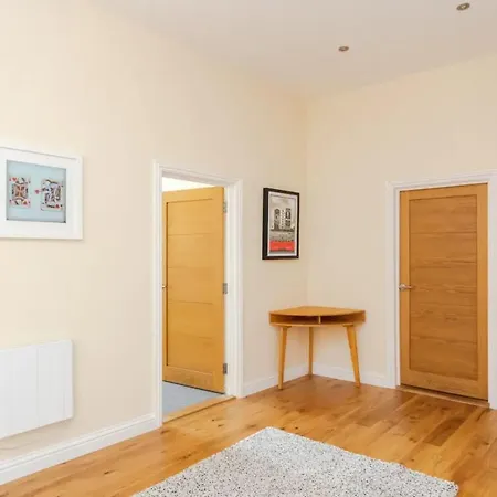 Stylish 2 Bedroom In Greenwich *