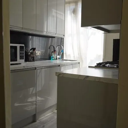 Well Located 2 Bedroom In Kings Cross