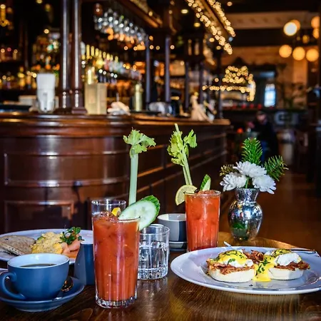 Hotel The Crown & Greyhound By Innkeeper's Collection