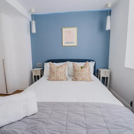 Stylish Covent Garden Apartment