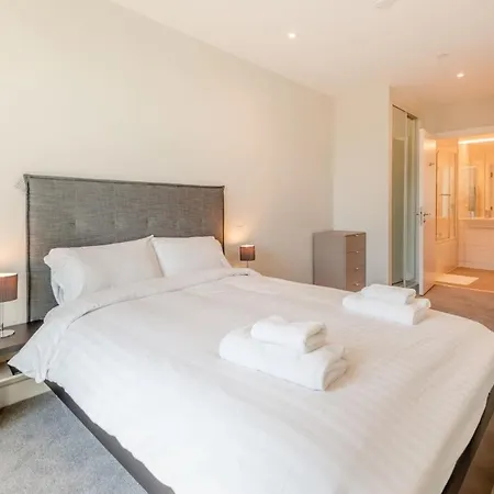 Studios, 1 Bedroom And 2 Bedroom At Kew Bridge In Brentford