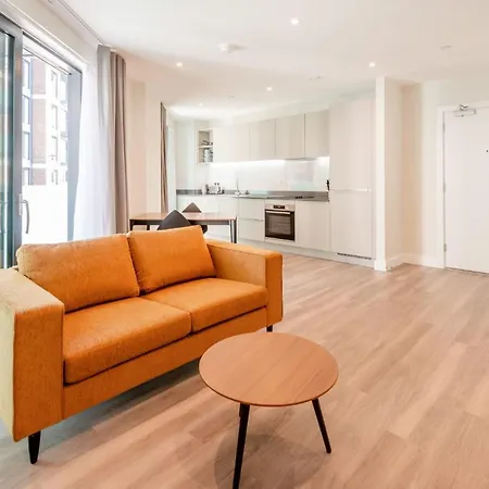 Studios, 1 Bedroom And 2 Bedroom At Kew Bridge In Apartment Brentford
