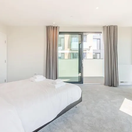 Apartment Studios, 1 Bedroom And 2 Bedroom At Kew Bridge In