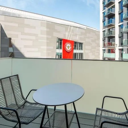 Studios, 1 Bedroom And 2 Bedroom At Kew Bridge In *