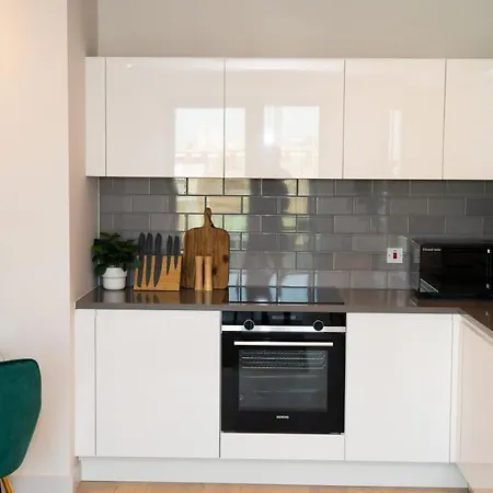 Apartment Royal Wharf - 1 Bed - Balcony - River & City View London