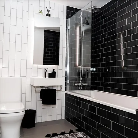 Royal Wharf - 1 Bed - Balcony - River & City View * London
