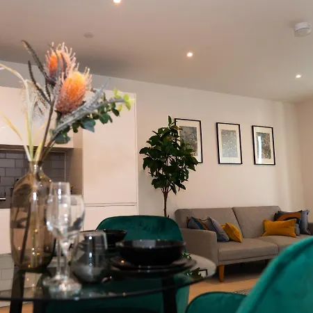 Apartment Royal Wharf - 1 Bed - Balcony - River & City View London