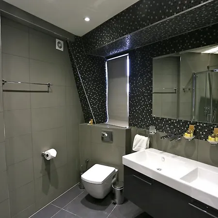 Kings Hotel London