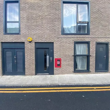 London, Jaccuzzi,newbuild, 2 Bedrooms Two Baths شقة *