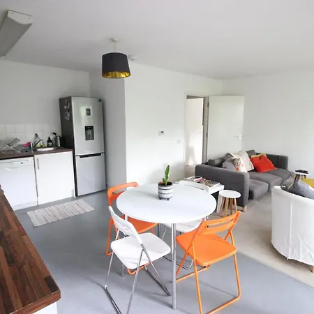 Spacious And Airy 1 Bedroom Flat - Great Location