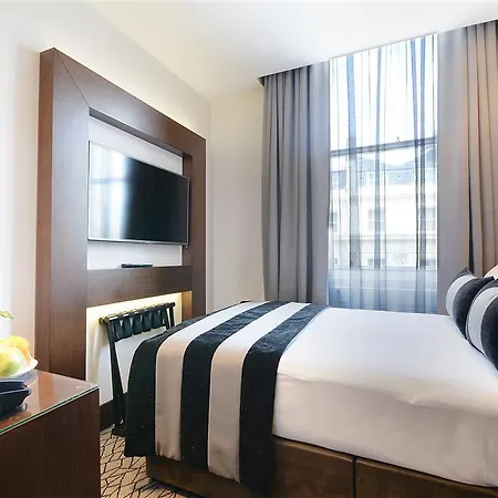 Park Grand Paddington Court 4*