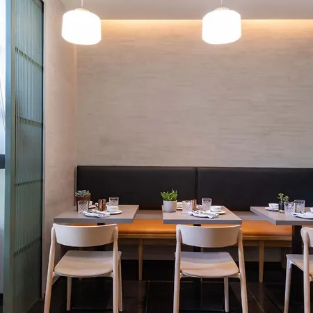La West - Hyde Park 4*