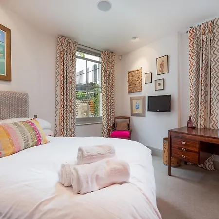Classic Hammersmith By Ravenscourt Park By Underthedoormat Сasa de vacaciones