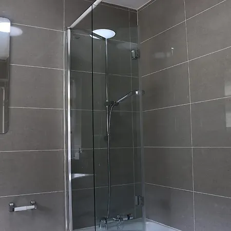 Holiday home Stunning 3 Bedroom With Patio And Back Garden