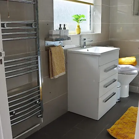 Holiday home Stunning 3 Bedroom With Patio And Back Garden Bexleyheath