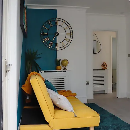 Holiday home Stunning 3 Bedroom With Patio And Back Garden Bexleyheath