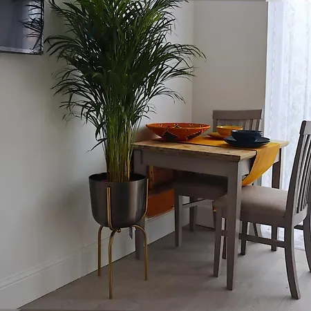 Stunning 3 Bedroom With Patio And Back Garden * Bexleyheath