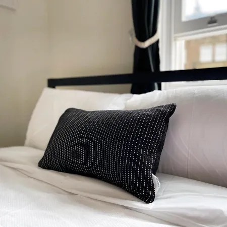 Lisa's Place Near Kings Cross - 2 Double Beds, 1 Sofa Bed, Great Location, Ideal For Families Apartment *