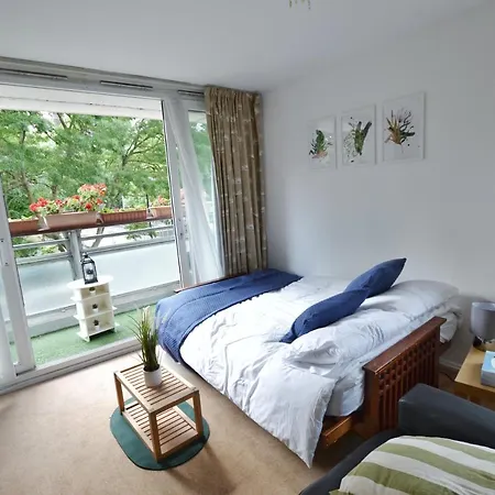 Garden Tower Flat Lägenhet