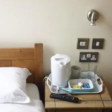 Earls Court Garden 2* London