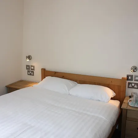 Earls Court Garden Hotel 2*